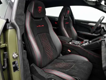 LAMBORGHINI Urus Performante  Carbon Akrapovic Alcantara B&O