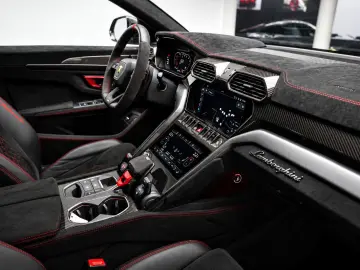 LAMBORGHINI Urus Performante  Carbon Akrapovic Alcantara B&O