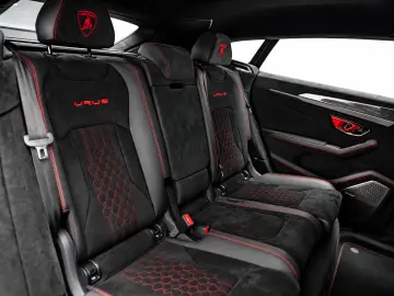 LAMBORGHINI Urus Performante  Carbon Akrapovic Alcantara B&O