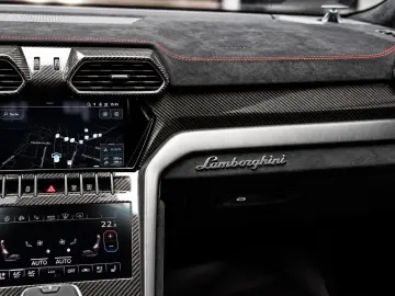 LAMBORGHINI Urus Performante  Carbon Akrapovic Alcantara B&O