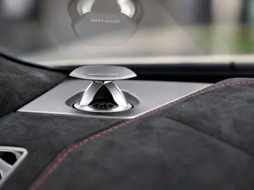 LAMBORGHINI Urus Performante  Carbon Akrapovic Alcantara B&O
