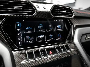 LAMBORGHINI Urus Performante  Carbon Akrapovic Alcantara B&O