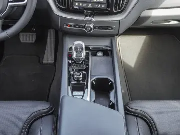 VOLVO XC60 T8 AWD Black Edition Ultra Plug-in Hybrid