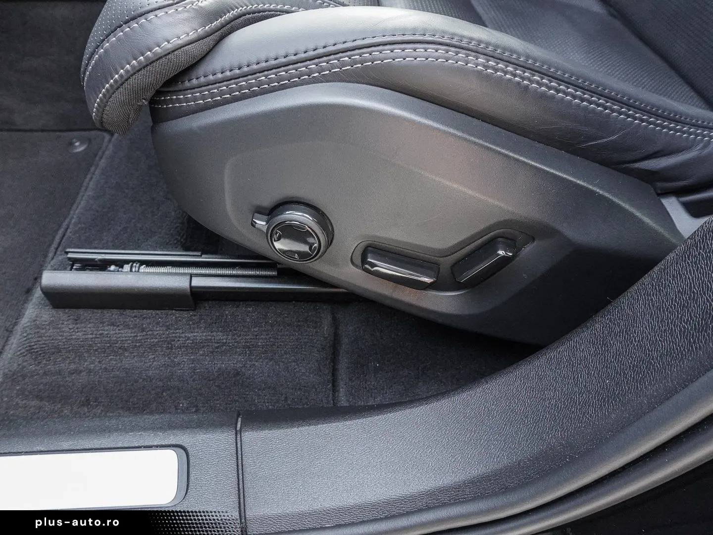 VOLVO XC60 T8 AWD Black Edition Ultra Plug-in Hybrid