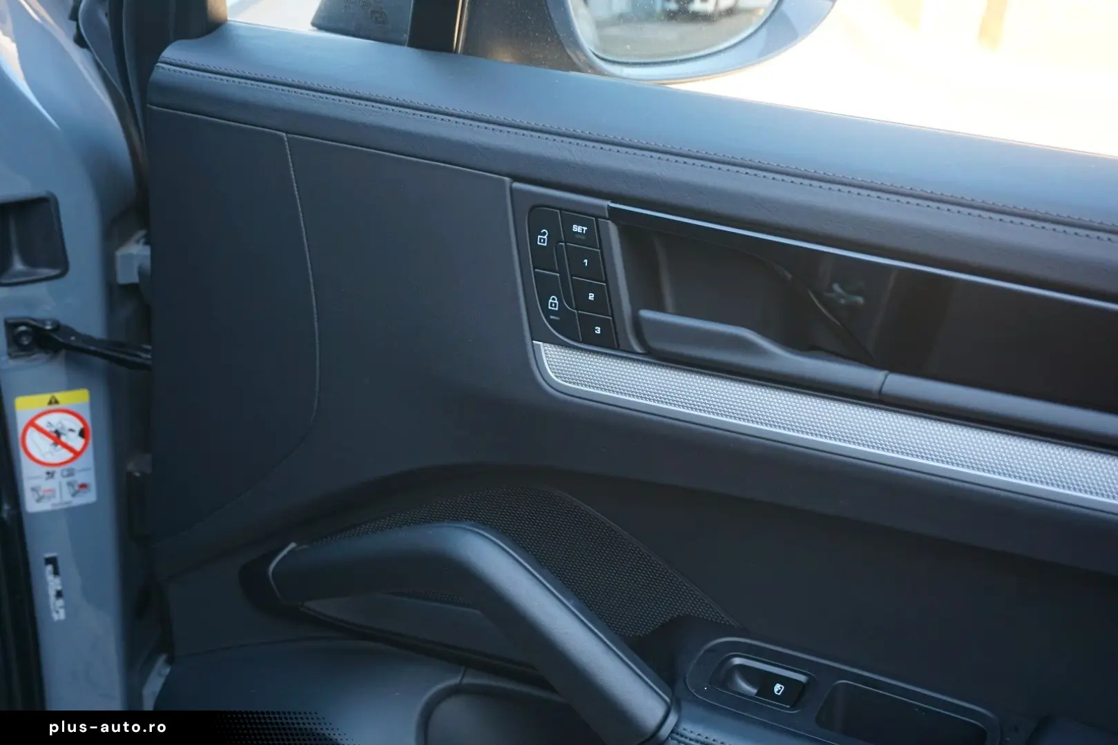 PORSCHE Cayenne Coupe E-Hybrid Arktikgrau 18Wege Sitze