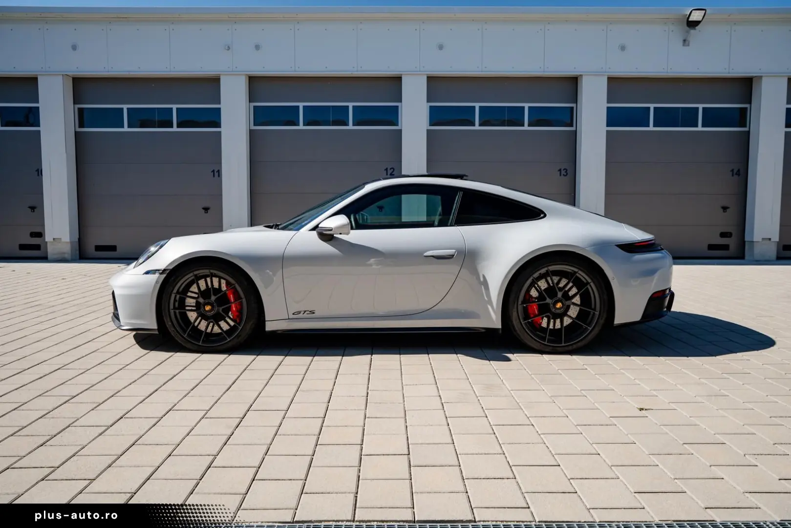 PORSCHE 992.2 Carrera 4 GTS   Carbon Ext   18-W   Lift