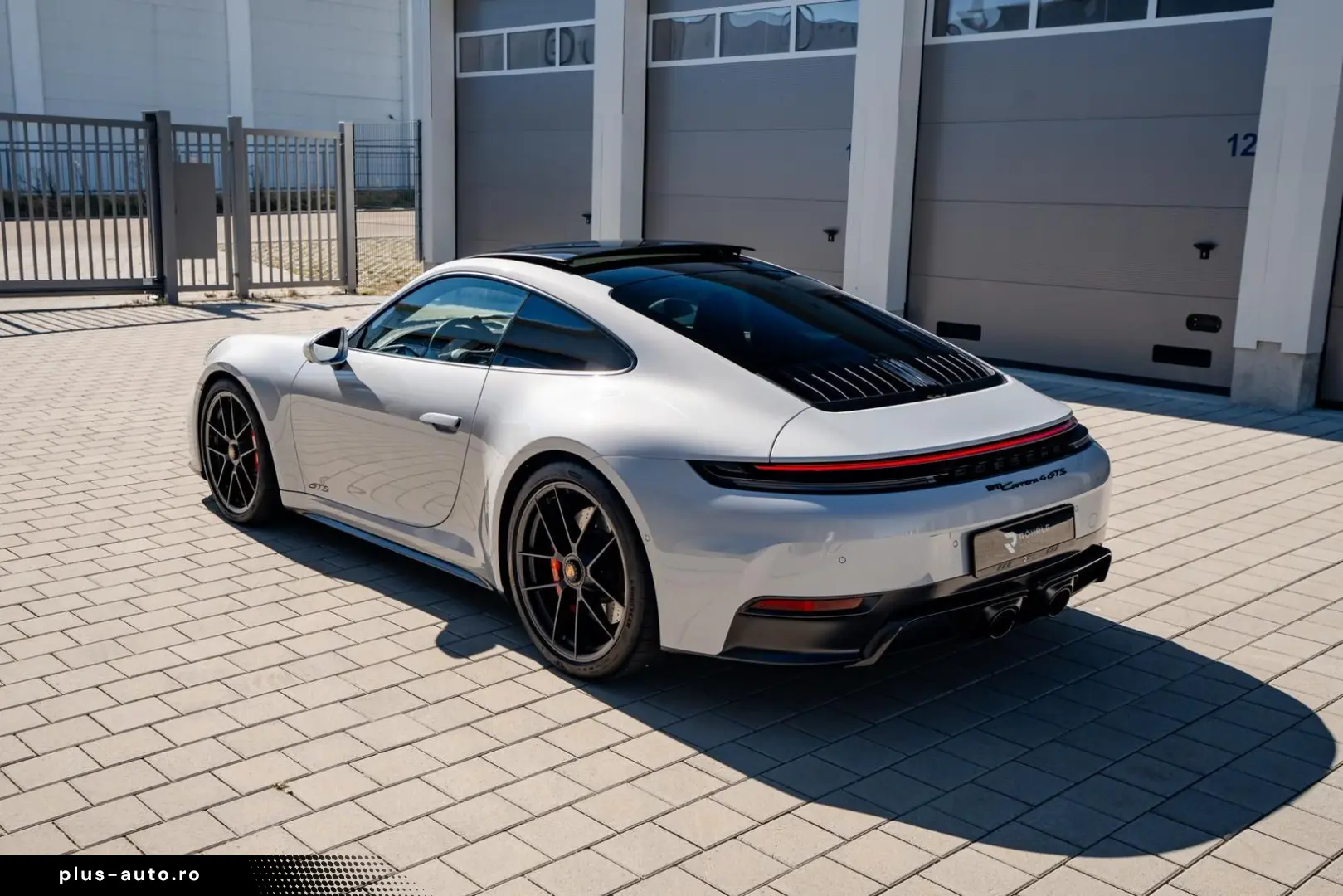 PORSCHE 992.2 Carrera 4 GTS   Carbon Ext   18-W   Lift
