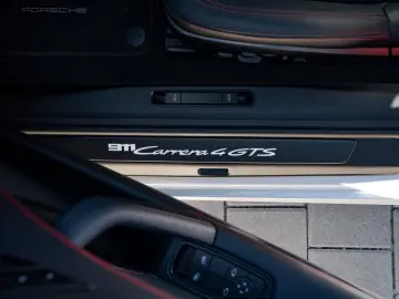PORSCHE 992.2 Carrera 4 GTS   Carbon Ext   18-W   Lift