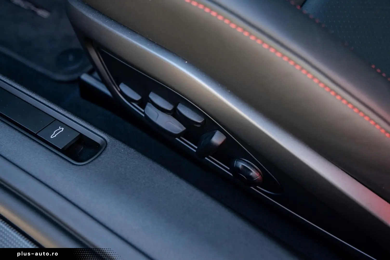 PORSCHE 992.2 Carrera 4 GTS   Carbon Ext   18-W   Lift