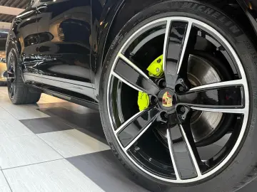 PORSCHE Cayenne Coupe E-Hybrid Platinum Edition HuD