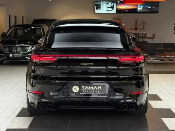 PORSCHE Cayenne Coupe E-Hybrid Platinum Edition HuD