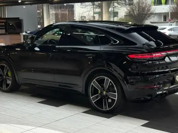 PORSCHE Cayenne Coupe E-Hybrid Platinum Edition HuD