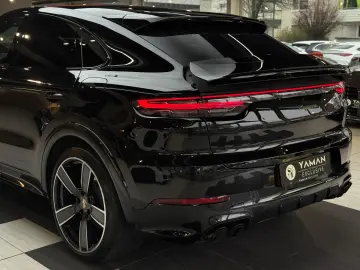 PORSCHE Cayenne Coupe E-Hybrid Platinum Edition HuD