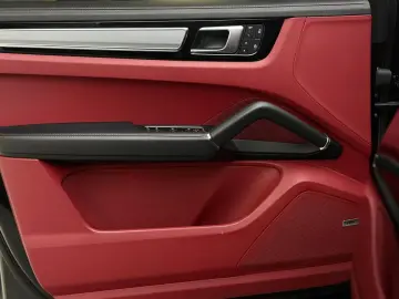 PORSCHE Cayenne Coupe E-Hybrid Platinum Edition HuD