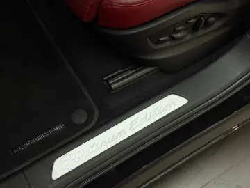 PORSCHE Cayenne Coupe E-Hybrid Platinum Edition HuD