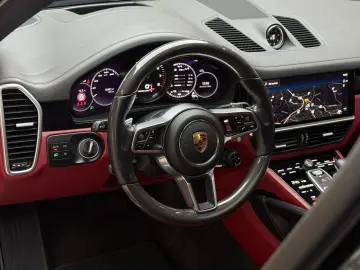 PORSCHE Cayenne Coupe E-Hybrid Platinum Edition HuD
