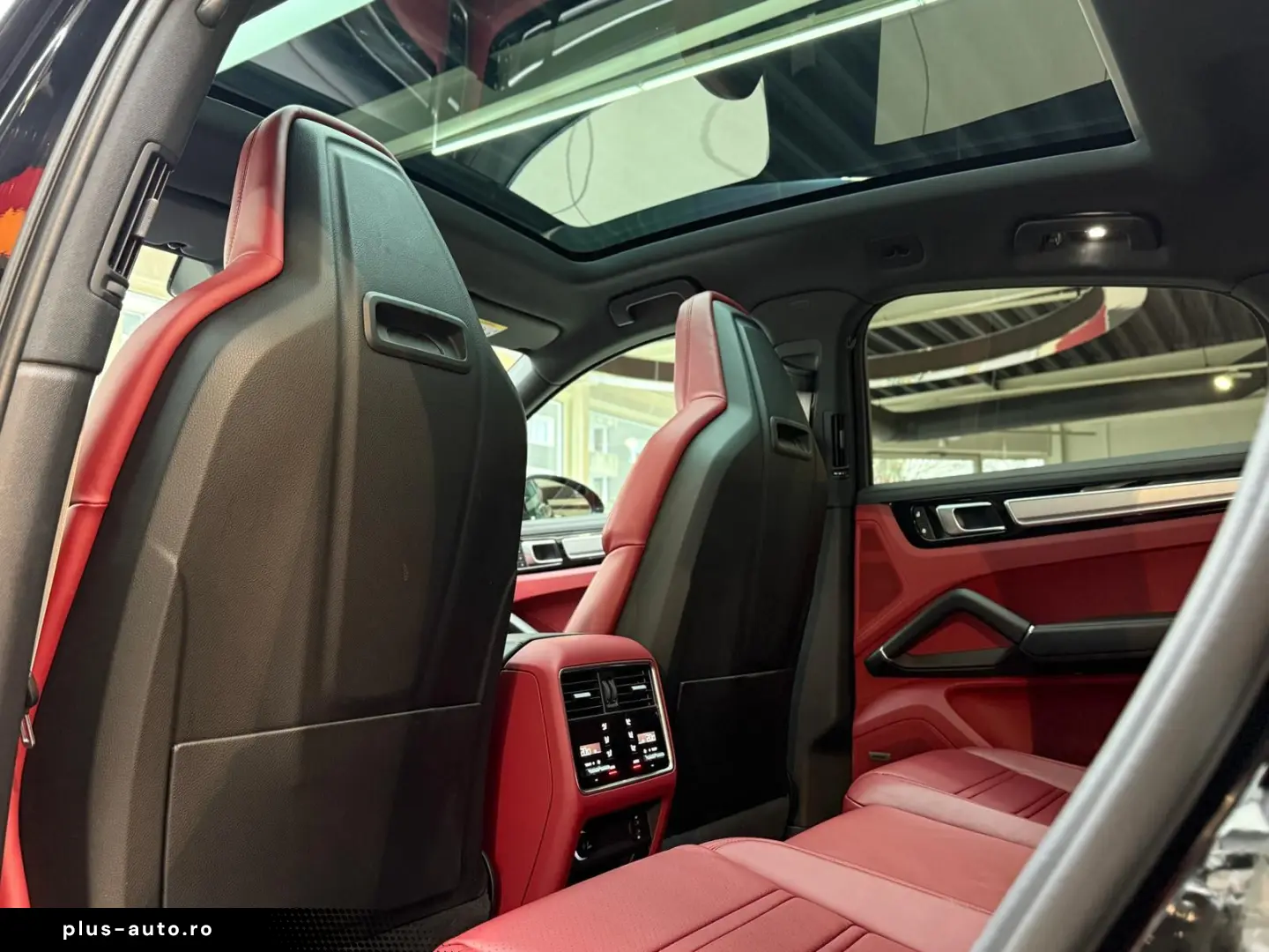 PORSCHE Cayenne Coupe E-Hybrid Platinum Edition HuD