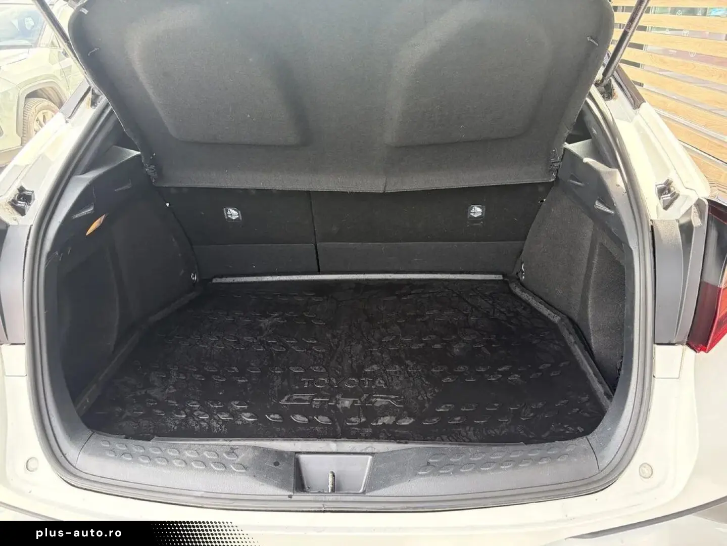 Toyota C-HR 1.8 Hsd Core