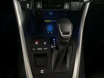 TOYOTA RAV 4 Hybrid 4x2 Style Selection  Technik  JBL
