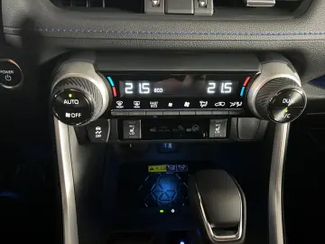 TOYOTA RAV 4 Hybrid 4x2 Style Selection  Technik  JBL