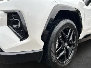 TOYOTA RAV 4 2.5 4x4 Hybrid GR SPORT