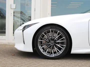 LEXUS LC 500 Convertible 5.0 V8 Bespoke Edition