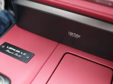 LEXUS LC 500 Convertible 5.0 V8 Bespoke Edition
