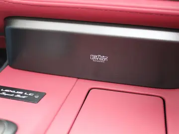 LEXUS LC 500 Convertible 5.0 V8 Bespoke Edition
