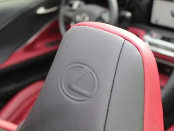 LEXUS LC 500 Convertible 5.0 V8 Bespoke Edition