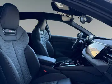 Audi RS 5  sunroof  B&O  sport seats   head-up display