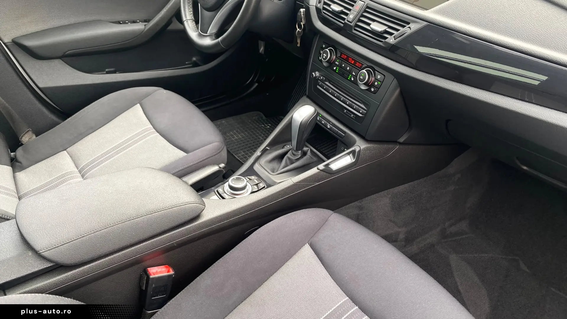 BMW X1 xDrive 20d Rate fixe Avans 0