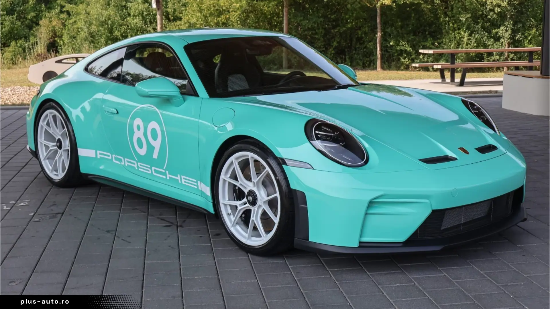 Porsche 992 911 GT3 Touring BOSE Special paint