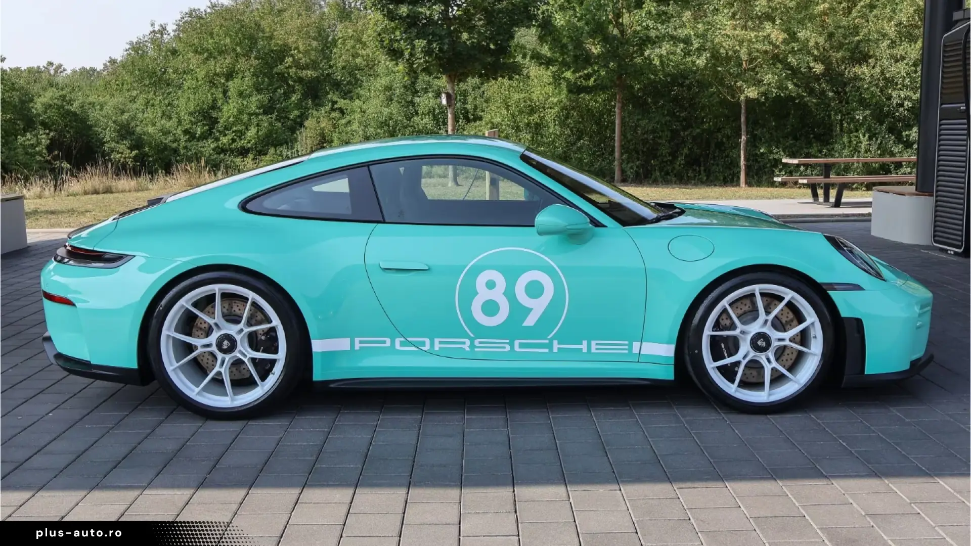 Porsche 992 911 GT3 Touring BOSE Special paint