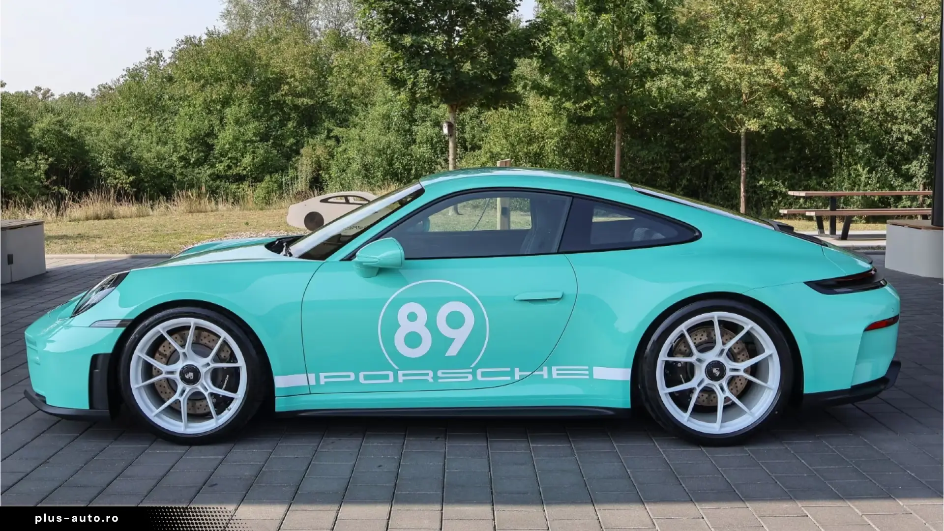 Porsche 992 911 GT3 Touring BOSE Special paint