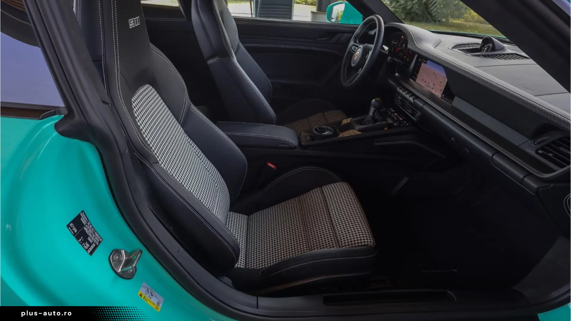 Porsche 992 911 GT3 Touring BOSE Special paint