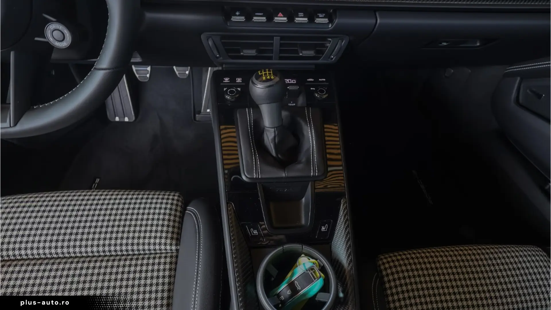 Porsche 992 911 GT3 Touring BOSE Special paint