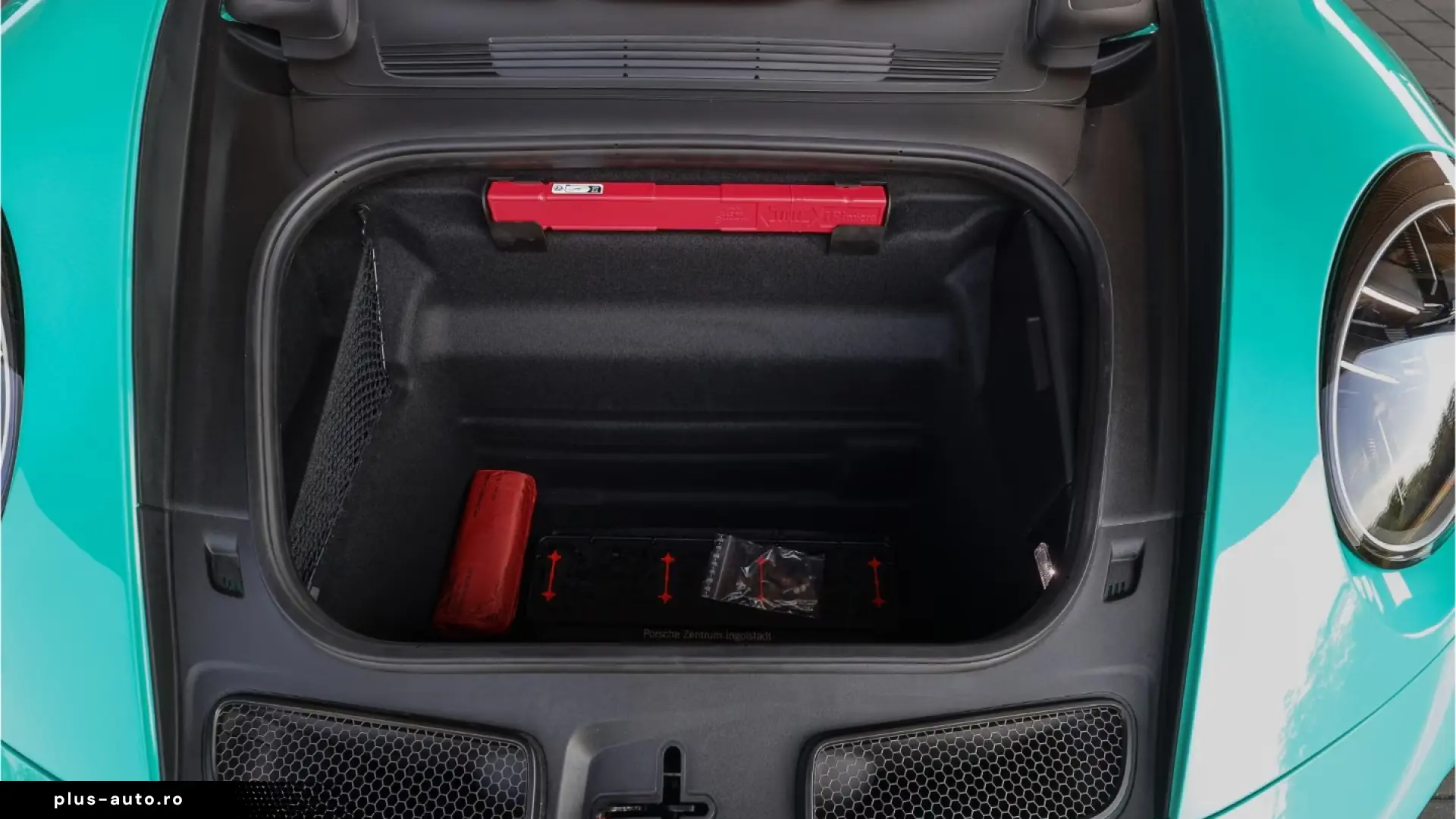 Porsche 992 911 GT3 Touring BOSE Special paint