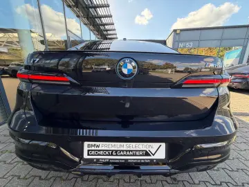 BMW i7 M70 xDrive Pano-Sky B&W TV Lounge Massage