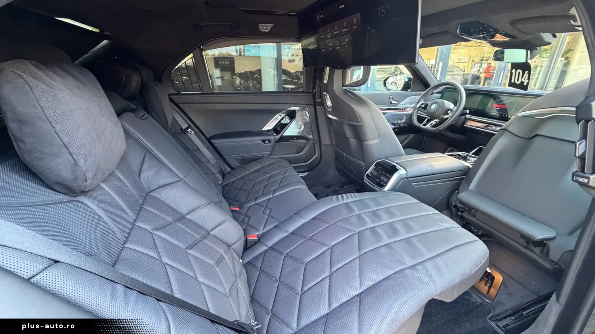 BMW i7 M70 xDrive Pano-Sky B&W TV Lounge Massage
