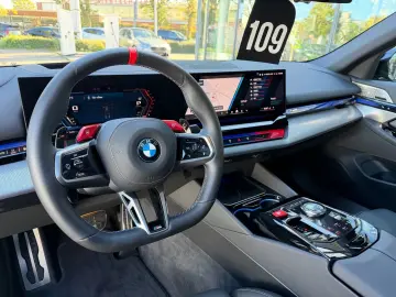 BMW M5 Limousine PANO B&W Ad.LED DA-Prof PA