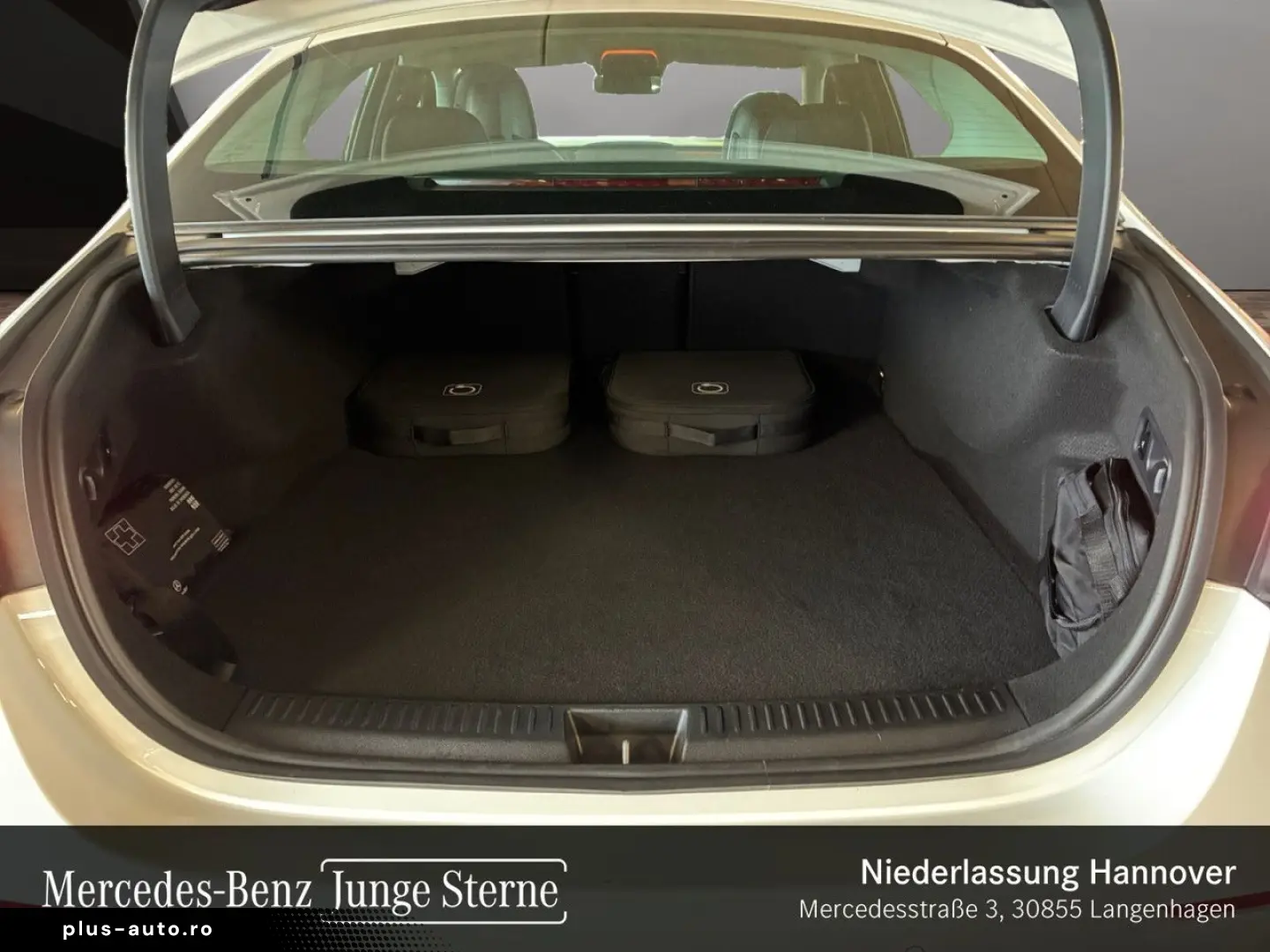MERCEDES-BENZ E 300 e 4M Avantgarde Advanced LED DIS&hellip;