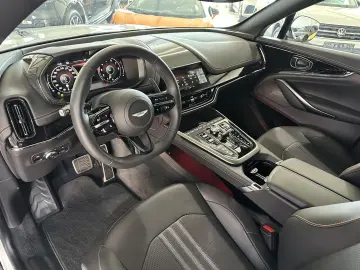 Aston Martin DBX 707 ´23 STHZG Inspire Sport Duotone