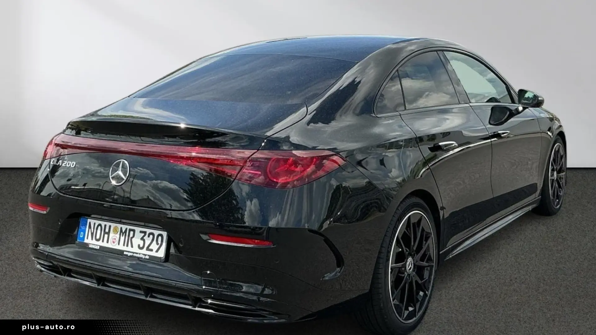 Mercedes-Benz CLA 200 AMG Night Superscreen Panorama