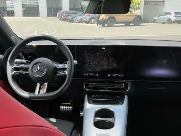 Mercedes-Benz CLA 200 AMG Night Superscreen Panorama