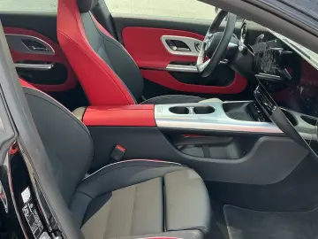 Mercedes-Benz CLA 200 AMG Night Superscreen Panorama
