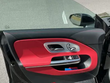 Mercedes-Benz CLA 200 AMG Night Superscreen Panorama