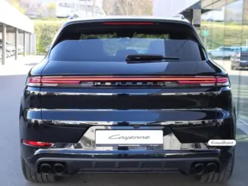 Porsche Cayenne Black Edition