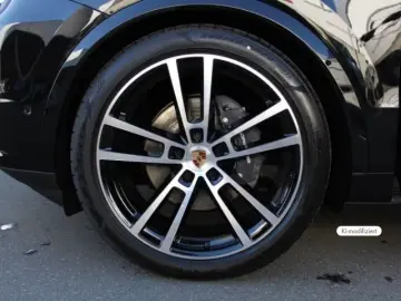 Porsche Cayenne Black Edition