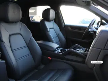 Porsche Cayenne Black Edition