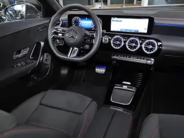 Mercedes-Benz CLA 200d AMG COUPE